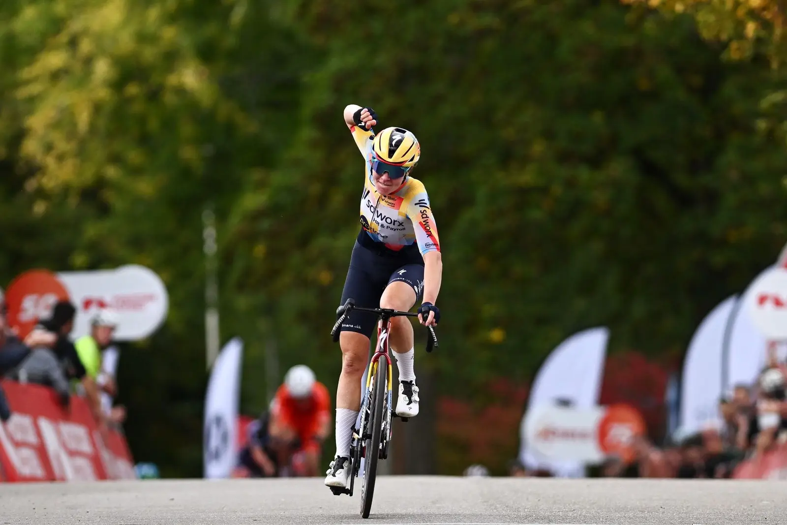 Femke Markus a cucerit etapeaua în solu, Lieke Nooijen păstrează tricoul de lider